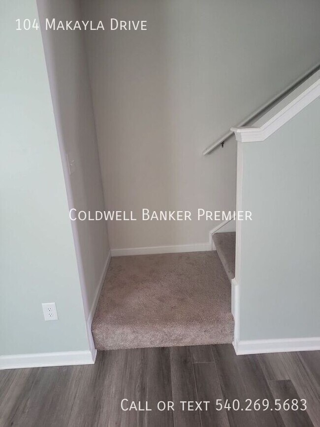 Building Photo - 104 Makayla Dr