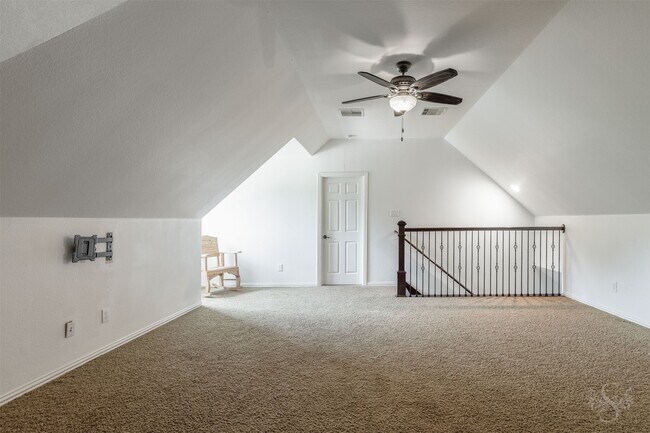 Building Photo - 33303 Winsford St