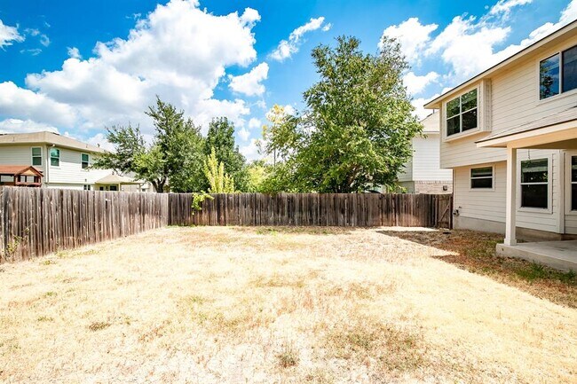 Building Photo - 11116 Los Comancheros Rd