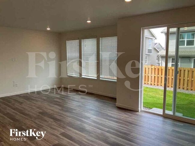 Building Photo - 10993 Vaughn St