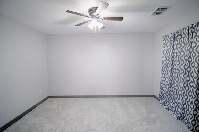 Building Photo - "Charming 2-Bedroom Retreat with Spacious 1411 sq. ft. Layout on Baylor Street, Lubbock!"