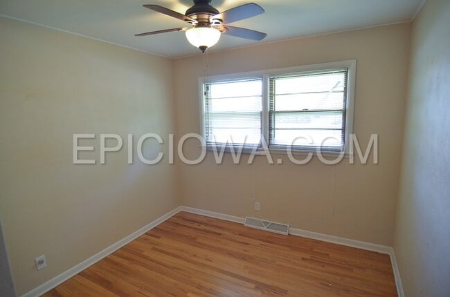 Building Photo - 3040 3rd Ave