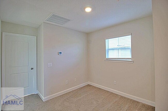 Building Photo - 681 Abode Ave