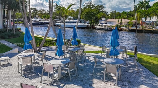 Building Photo - 1350 River Reach Dr