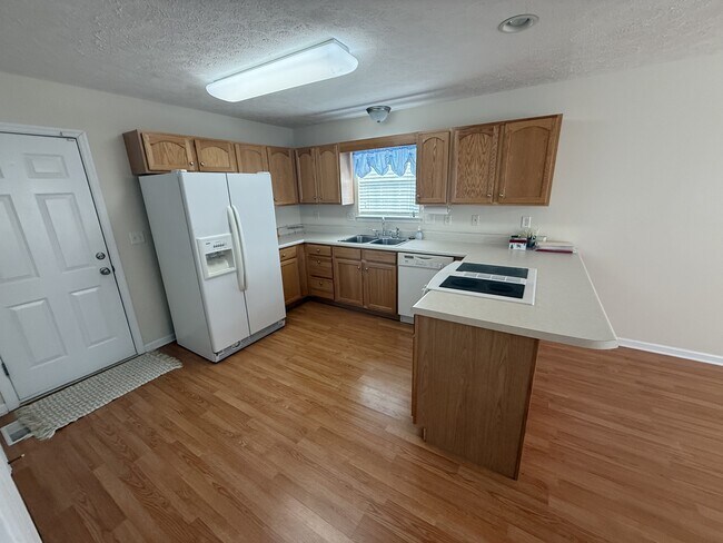 Building Photo - 7458 Salmon Ln