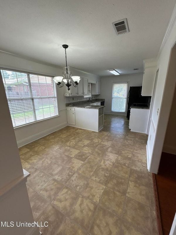 Building Photo - 204 Foxwood Cove