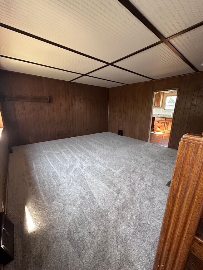 Building Photo - Cape Cod in Middletown 4 bedroom