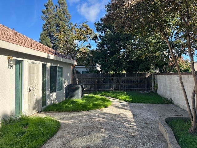 Building Photo - North Stockton 4 Bedroom 2 Bath Home