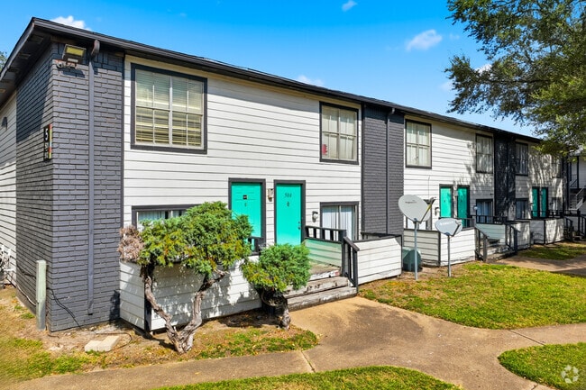 Building Photo - The Sophia