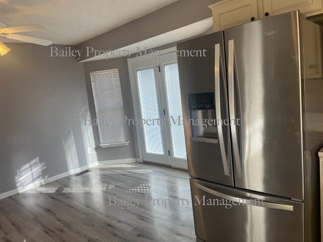 Building Photo - 319 Holly Marie Dr