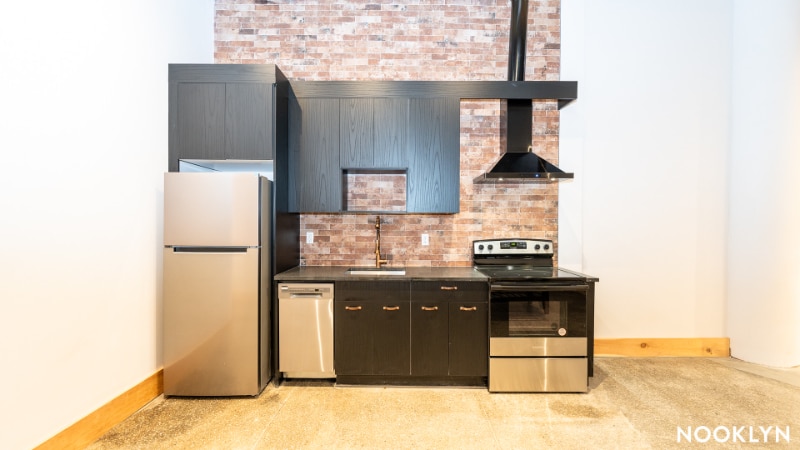 Building Photo - 255 18th St