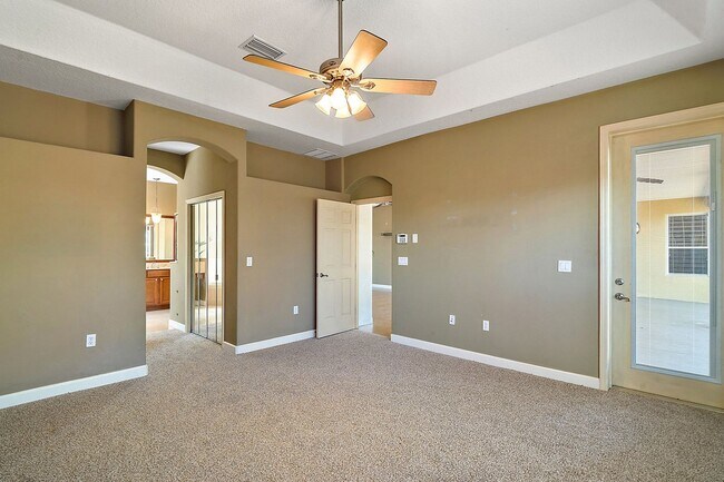 Building Photo - Gorgeous 3-Bedroom, 2-Bath in Bright Water...