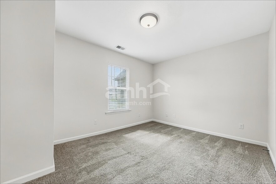 Building Photo - 3230 Magnolia Bloom Dr