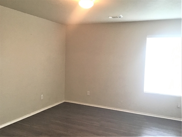 Building Photo - 9530 Belleclarie Ln