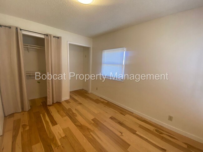 Building Photo - Unique Duplex on the South Side of Carson City - Near Tons of Shopping
