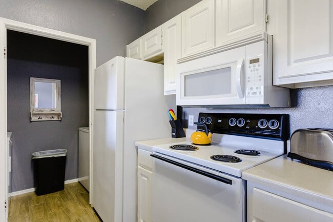 Building Photo - 12166 Metric Blvd