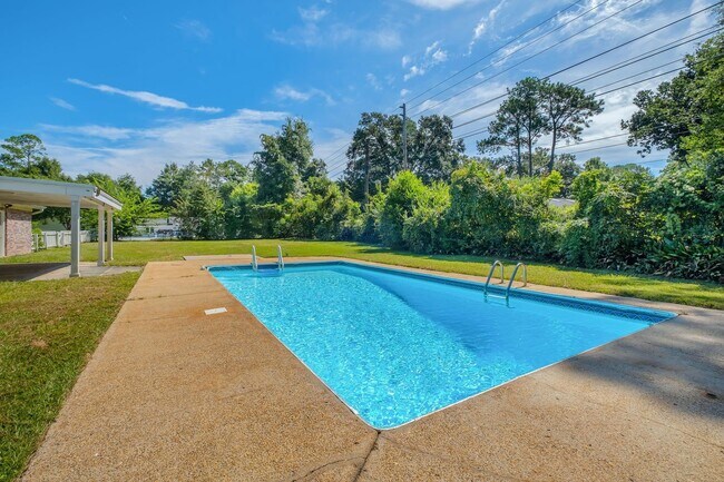 Building Photo - 2613 Killarney Way