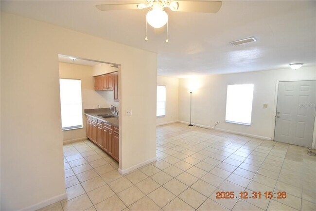 Building Photo - 6618 N Church Ave