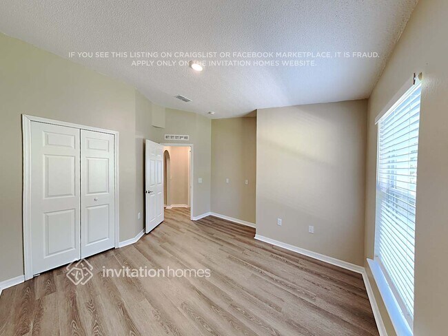 Building Photo - 510 Snail Kite Ave