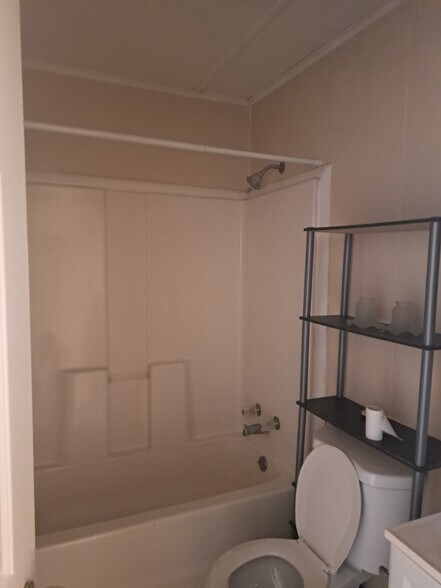 Building Photo - 2986 Walmar Dr