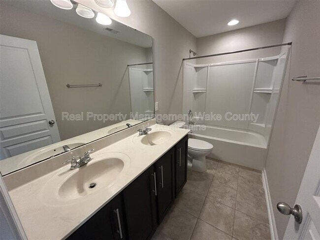 Building Photo - 1428 Glenwater Dr