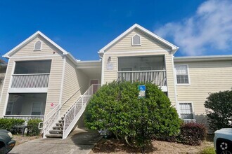 Building Photo - Gated Community, Lake View, Tons of Amenit...