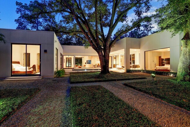 Building Photo - 721 E Creekside Dr