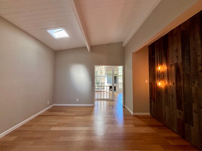 Building Photo - 6207 Westover Dr