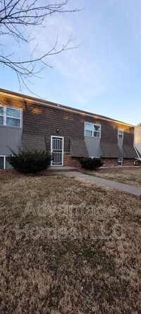 Building Photo - 704 N 70th St