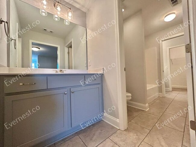 Building Photo - Spacious 3 Bed, 2.5 Bath Home with Modern Amenities / Available Soon!