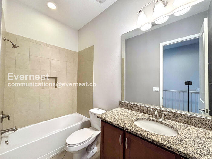 Building Photo - 13873 Benavente Ave