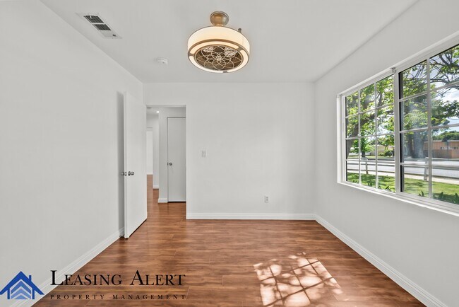 Building Photo - 7800 Lindley Ave