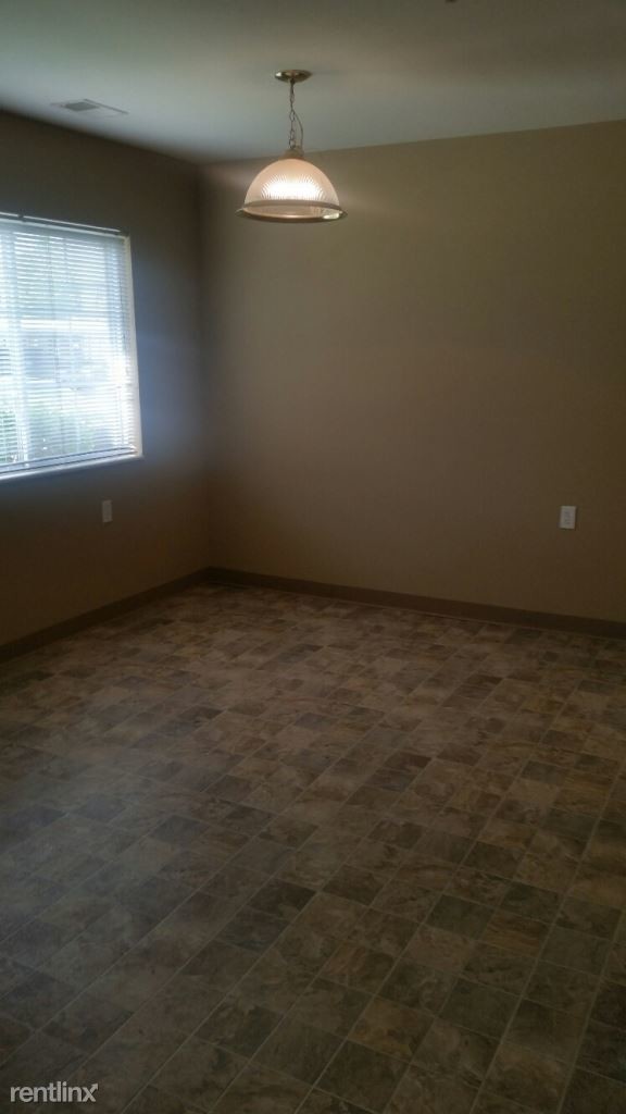 Building Photo - 1185 Eagle Dr