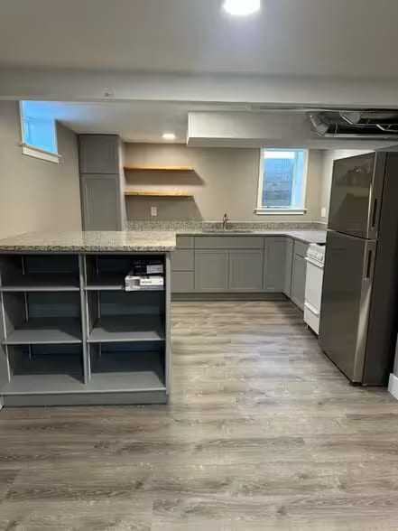 Building Photo - 309 W Hoover Ave