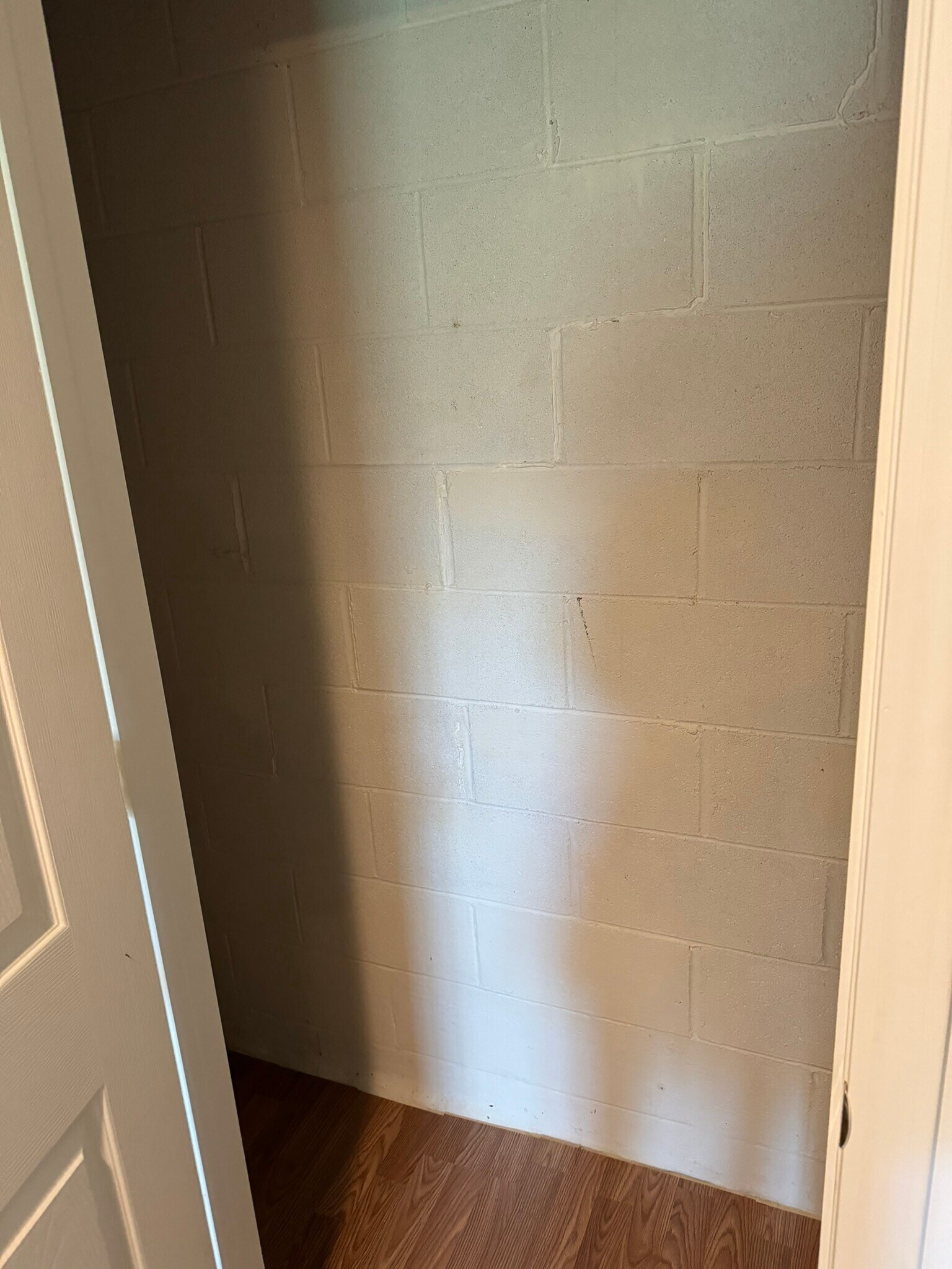 Building Photo - 716 Hilltop Ln