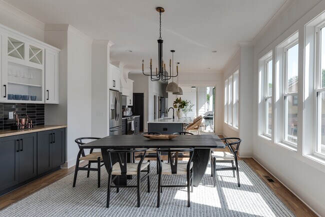 Building Photo - Cahal Ave Unit B