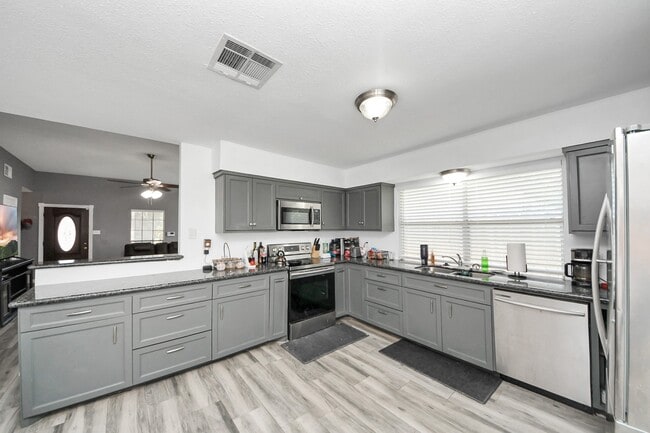 Building Photo - 11031 Kirkmead Dr
