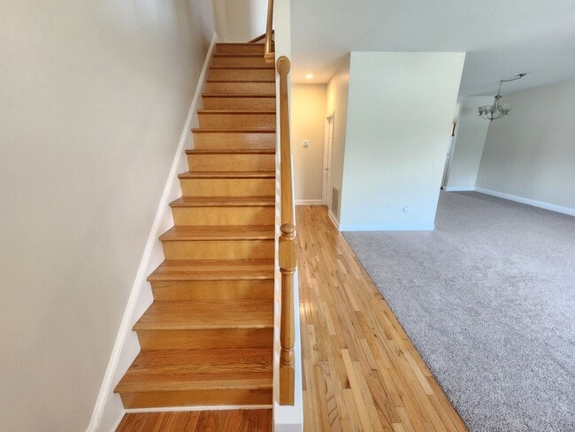 Building Photo - Weaverville Rental!