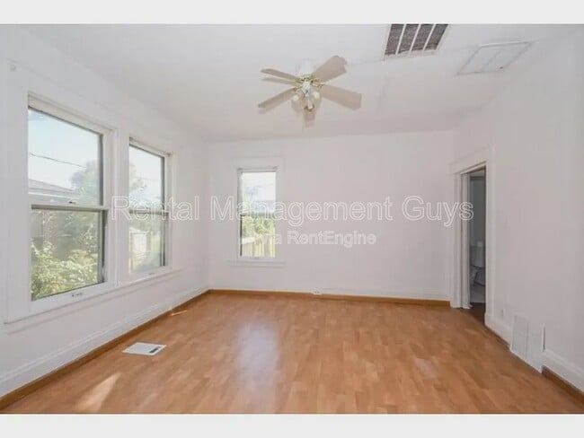 Building Photo - 650 Central Ave W