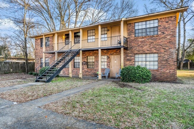 Building Photo - 928 E Broad St