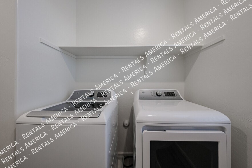 Building Photo - 1857 W 22nd Ave