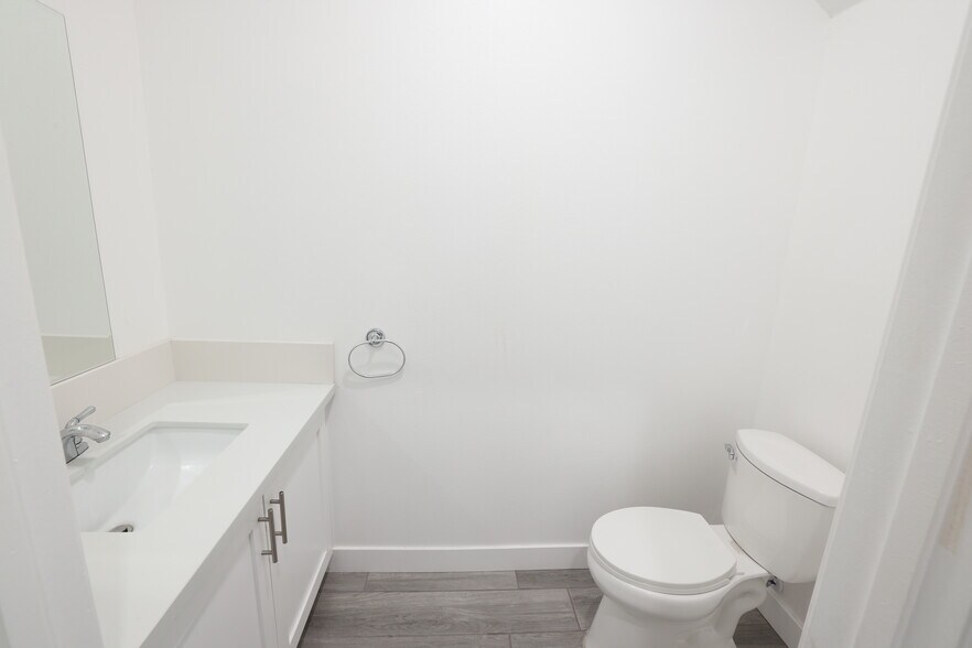 Building Photo - 1133 Browning Blvd