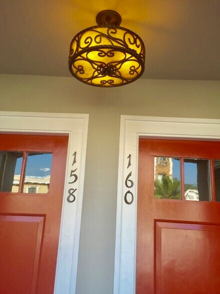 Building Photo - 160 S Catalina St