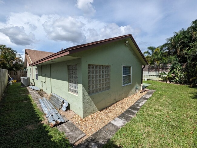 Building Photo - 2394 Zeder Ave