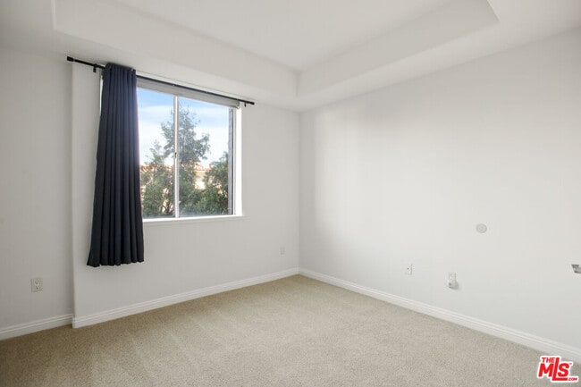 Building Photo - 629 Traction Ave