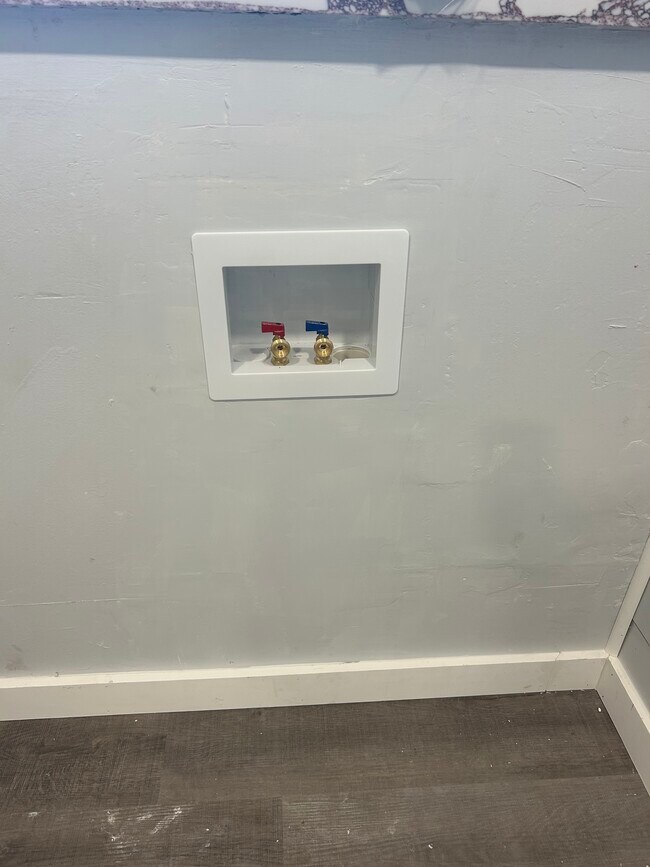 Building Photo - 236 Riggs Ave