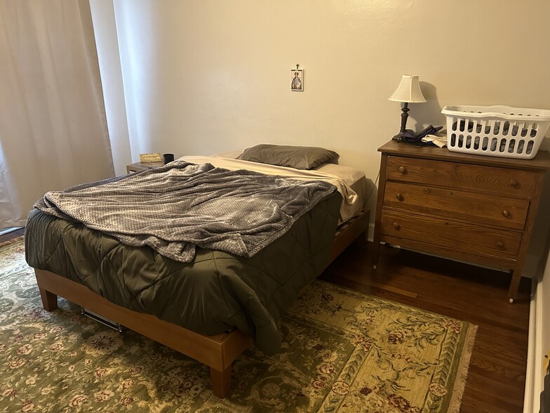 Bedroom - 3400 S University Dr