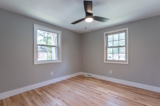 Building Photo - 3 Heather Ln