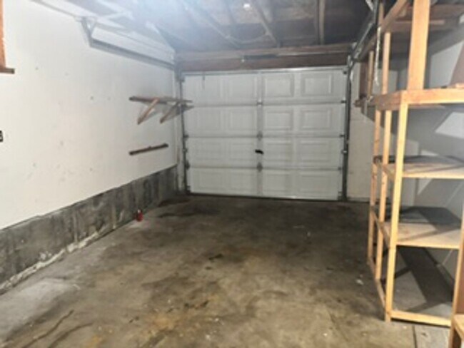 Building Photo - 21204 Madre St