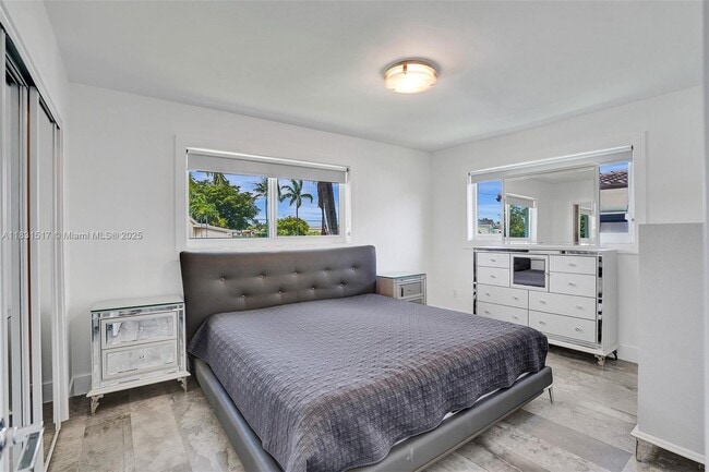 Building Photo - 8540 SW 20th St